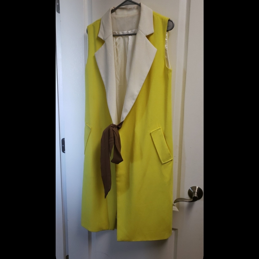 Vest - Picture 4 of 4